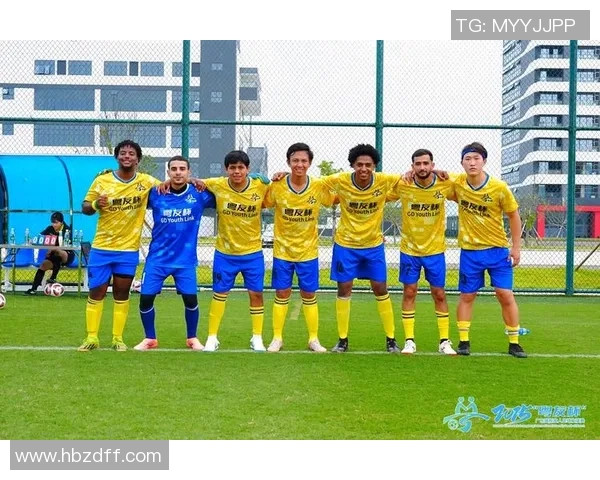 欧洲退役足球明星同场竞技展现风采重温绿茵岁月的精彩瞬间