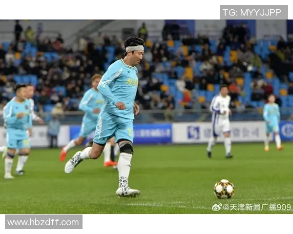 足球明星双手表情展现激情与魅力引领球迷热潮 足球明星双手表情展现激情与魅力引领球迷热潮